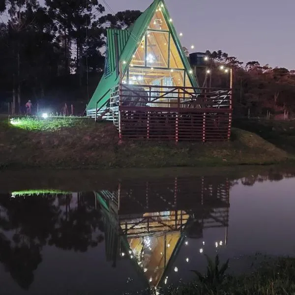 Chalé super aconchegante a beira do lago.
