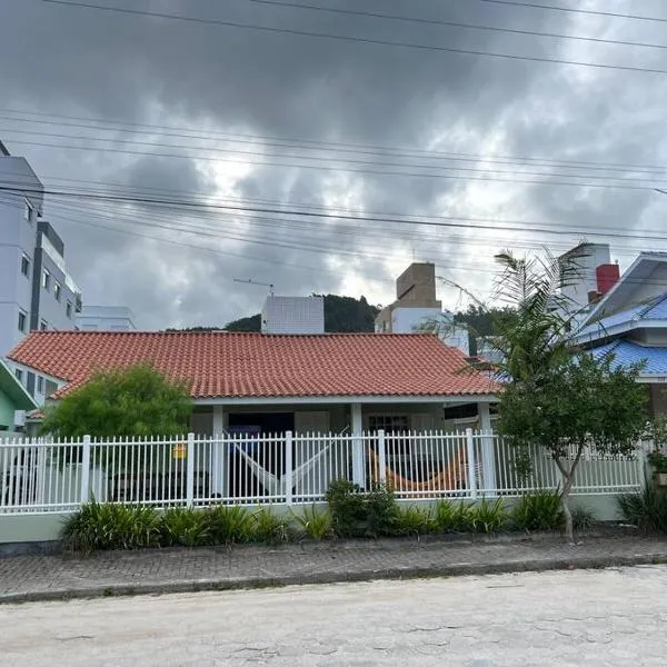 Casa na Praia de Palmas com 3 Dormitórios Gov Celso Ramos SC